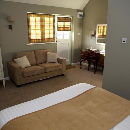 The Bull Inn Lodges Tenterden Extérieur photo
