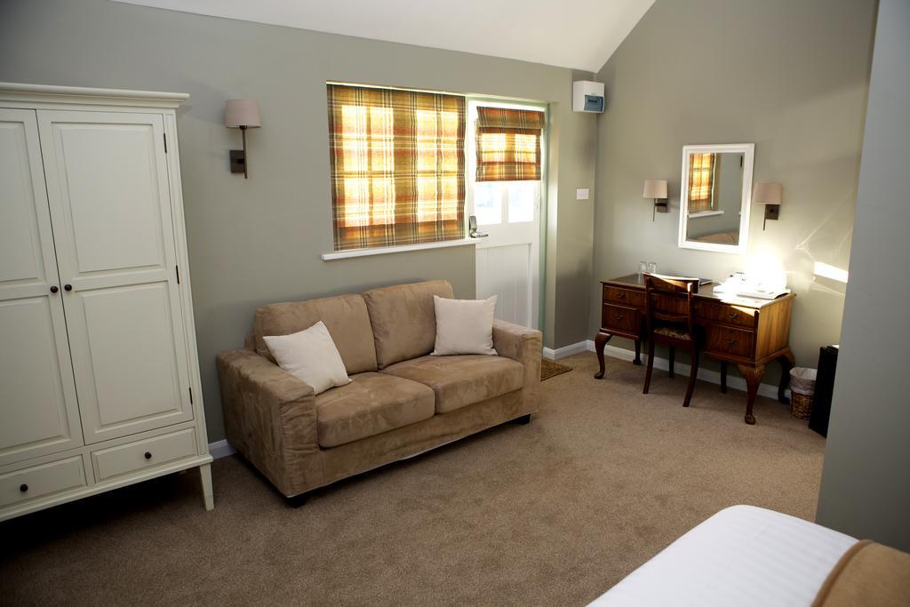 The Bull Inn Lodges Tenterden Extérieur photo