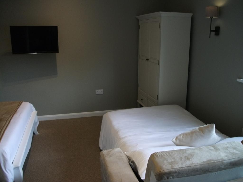 The Bull Inn Lodges Tenterden Extérieur photo