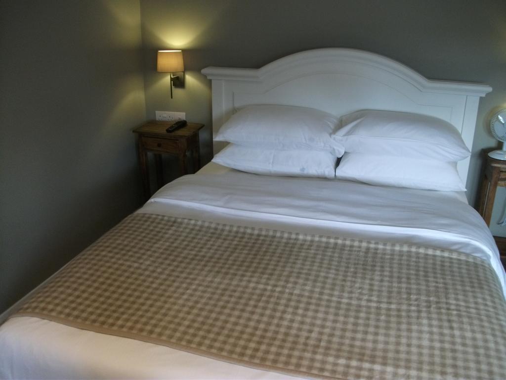 The Bull Inn Lodges Tenterden Extérieur photo