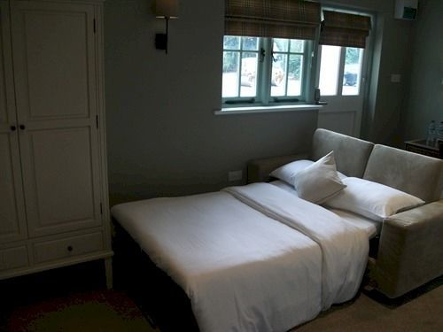 The Bull Inn Lodges Tenterden Extérieur photo